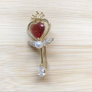 Heart & wings broach